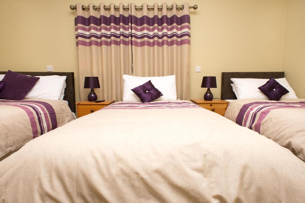 Larkin'S Pub, Restaurant, And B&B Milltown  Номер фото